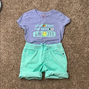 Girls Size 10-12 outfit Graphic Tee and Shorts
